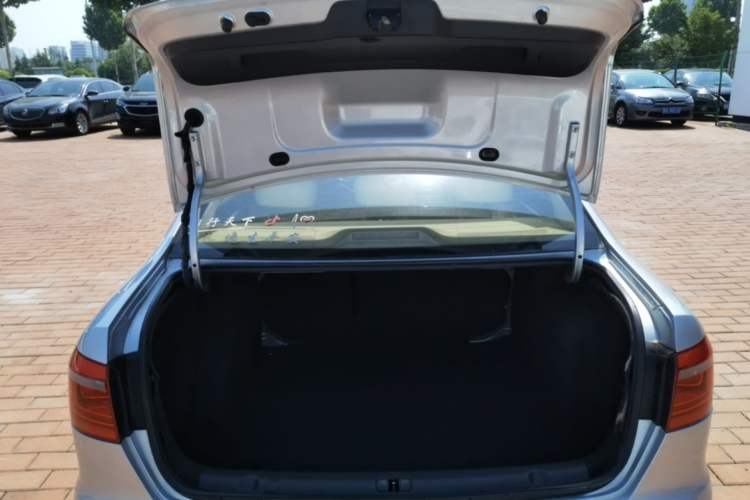 Used Volkswagen Lavida 2013 1.4TSI DSG Comfort Edition Trunk