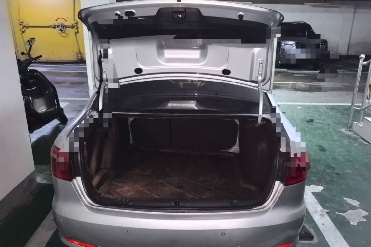 Used Volkswagen Lavida 2013 Restyled Classic 1.6L Automatic Comfort Edition Trunk
