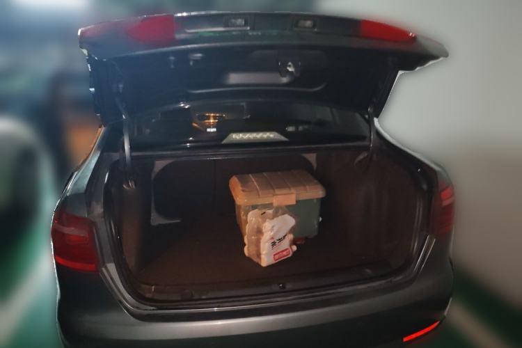 Used Volkswagen Lavida 2013 1.6L Automatic Comfort Edition Trunk