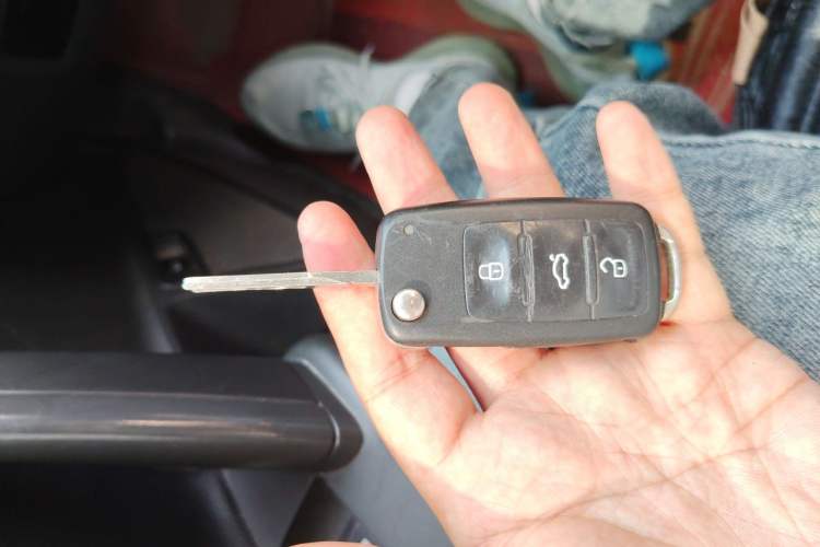 Used Volkswagen Lavida 2013 Revised Classic 1.6L Automatic Fashion Edition Vehicle Key