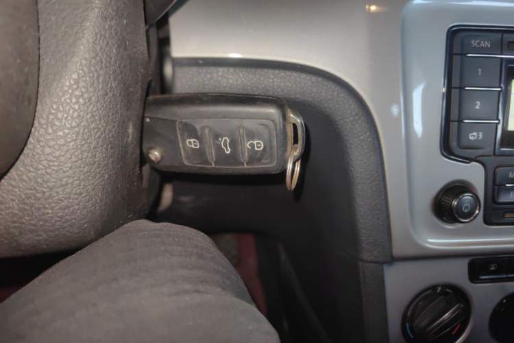 Used Volkswagen Lavida 2013 Revised Classic 1.6L Automatic Fashion Edition Vehicle Key