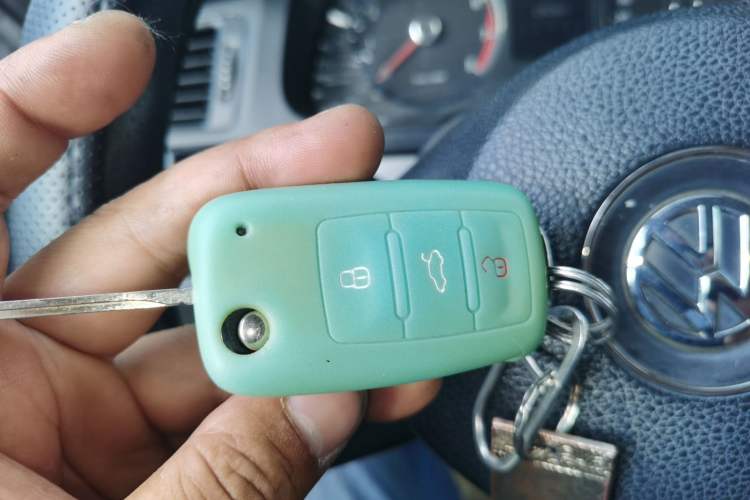 Used Volkswagen Lavida 2013 Revised Classic 1.6L Automatic Fashion Edition Vehicle Key