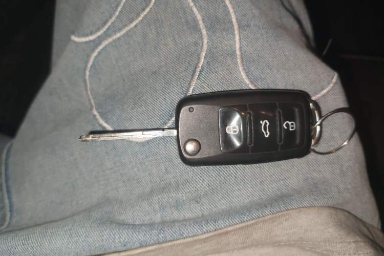 Used Volkswagen Lavida 2013 1.6L Automatic Comfort Edition Vehicle Key