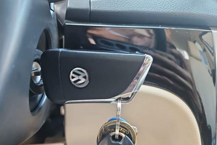 Used Volkswagen Lavida 2013 1.6L Manual Fashion Edition Vehicle Key