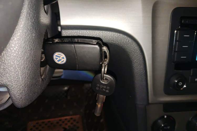 Used Volkswagen Lavida 2013 1.6L Automatic Luxury Edition Vehicle Key