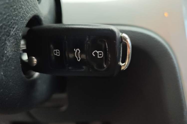 Used Volkswagen Lavida 2013 Revised Classic 1.6L Automatic Fashion Edition Vehicle Key