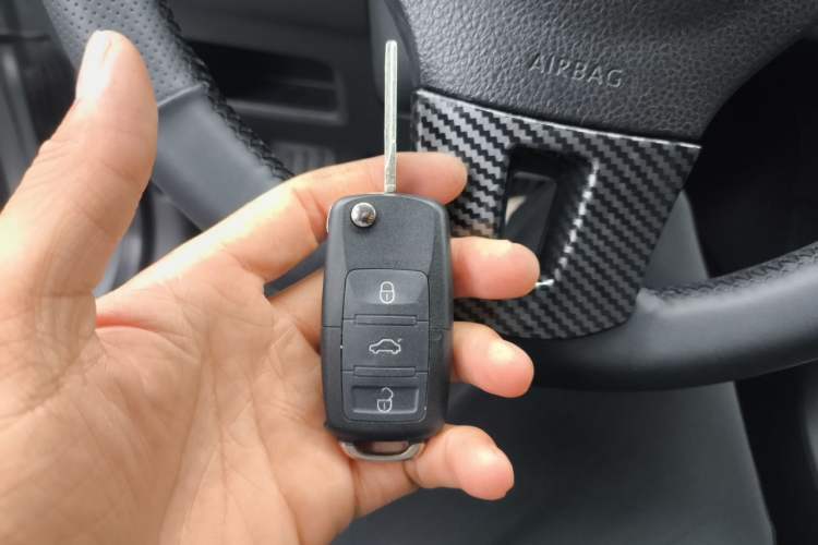Used Volkswagen Lavida 2013 1.6L Automatic Comfort Edition Vehicle Key