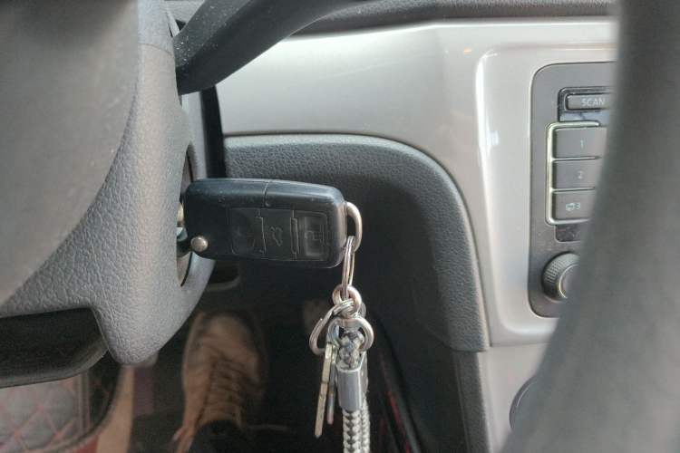 Used Volkswagen Lavida 2013 1.6L Manual Fashion Edition Vehicle Key