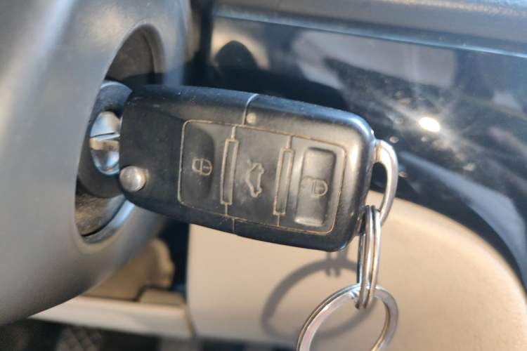 Used Volkswagen Lavida 2013 Classic 1.6L Manual Fashion Edition Vehicle Key