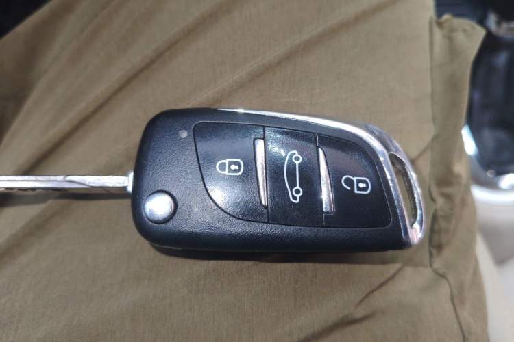 Used Volkswagen Lavida 2013 Classic 1.6L Automatic Fashion Edition Vehicle Key