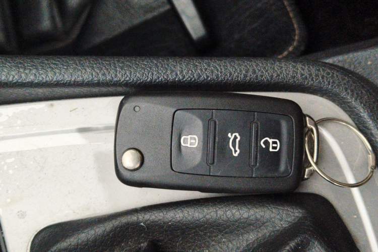 Used Volkswagen Lavida 2013 Revised Classic 1.6L Automatic Fashion Edition Vehicle Key