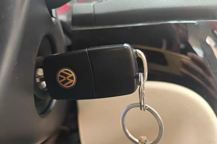 Used Volkswagen Lavida 2013 Classic 1.6L Manual Fashion Edition Vehicle Key
