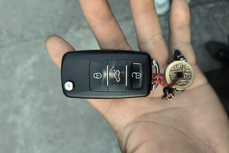 Used Volkswagen Lavida 2013 1.6L Automatic Luxury Edition Vehicle Key