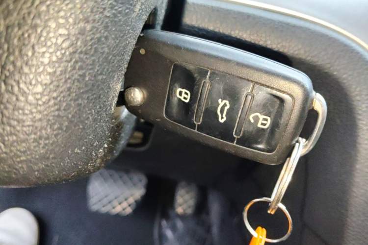 Used Volkswagen Lavida 2013 Revised Classic 1.6L Automatic Fashion Edition Vehicle Key
