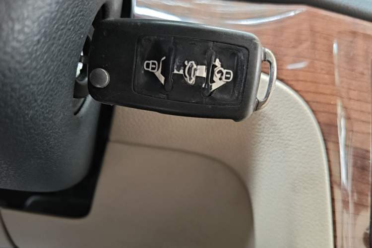 Used Volkswagen Lavida 2013 1.6L Manual Comfort Edition Vehicle Key