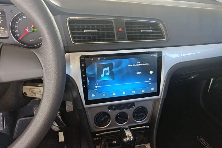 Used Volkswagen Lavida 2013 Restyled Classic 1.6L Automatic Comfort Edition Audio And AC Panel