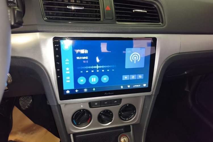 Used Volkswagen Lavida 2013 Revised Classic 1.6L Manual Fashion Edition Audio And AC Panel