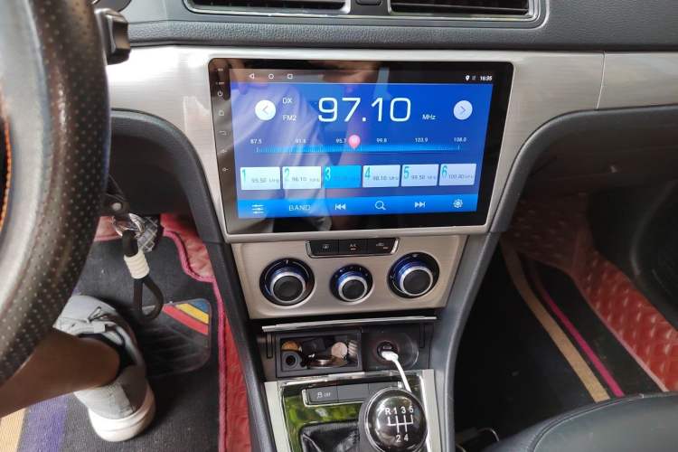 Used Volkswagen Lavida 2013 Restyled Classic 1.6L Manual Comfort Edition Audio And AC Panel
