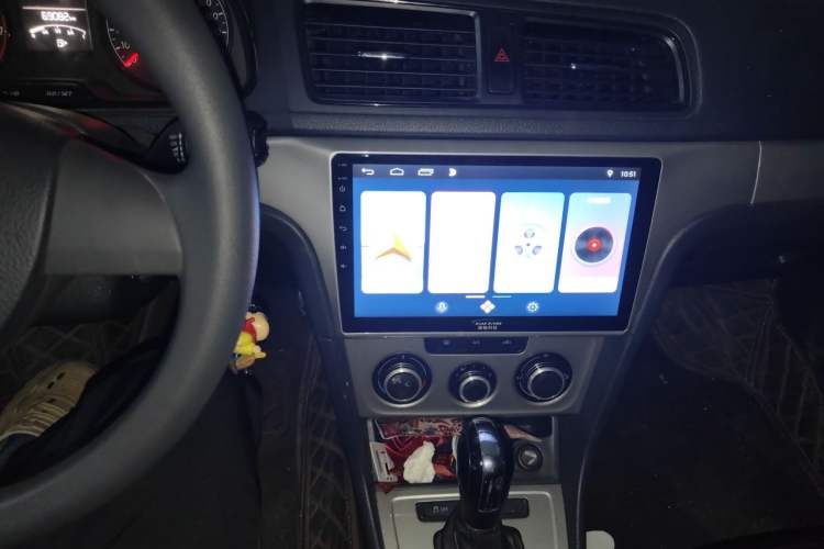 Used Volkswagen Lavida 2013 Revised Classic 1.6L Automatic Fashion Edition Audio And AC Panel