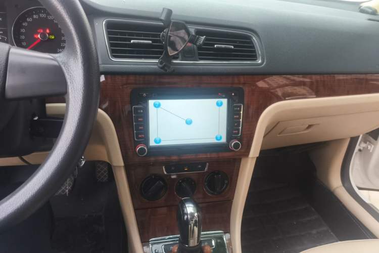 Used Volkswagen Lavida 2013 Restyled Classic 1.6L Automatic Comfort Edition Audio And AC Panel