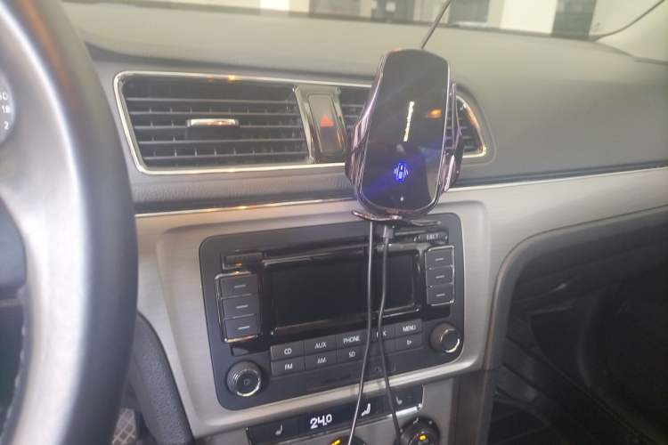 Used Volkswagen Lavida 2013 Revised Version 1.4 TSI DSG Luxury Edition Audio And AC Panel