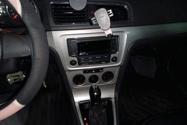 Used Volkswagen Lavida 2013 Revised Version 1.4 TSI DSG Comfort Edition Audio And AC Panel