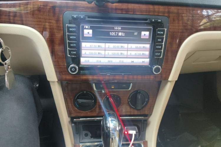 Used Volkswagen Lavida 2013 Restyled Classic 1.6L Automatic Comfort Edition Audio And AC Panel
