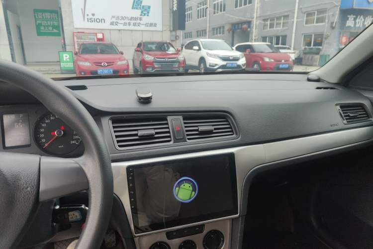 Used Volkswagen Lavida 2013 Revised Classic 1.6L Automatic Fashion Edition Audio And AC Panel