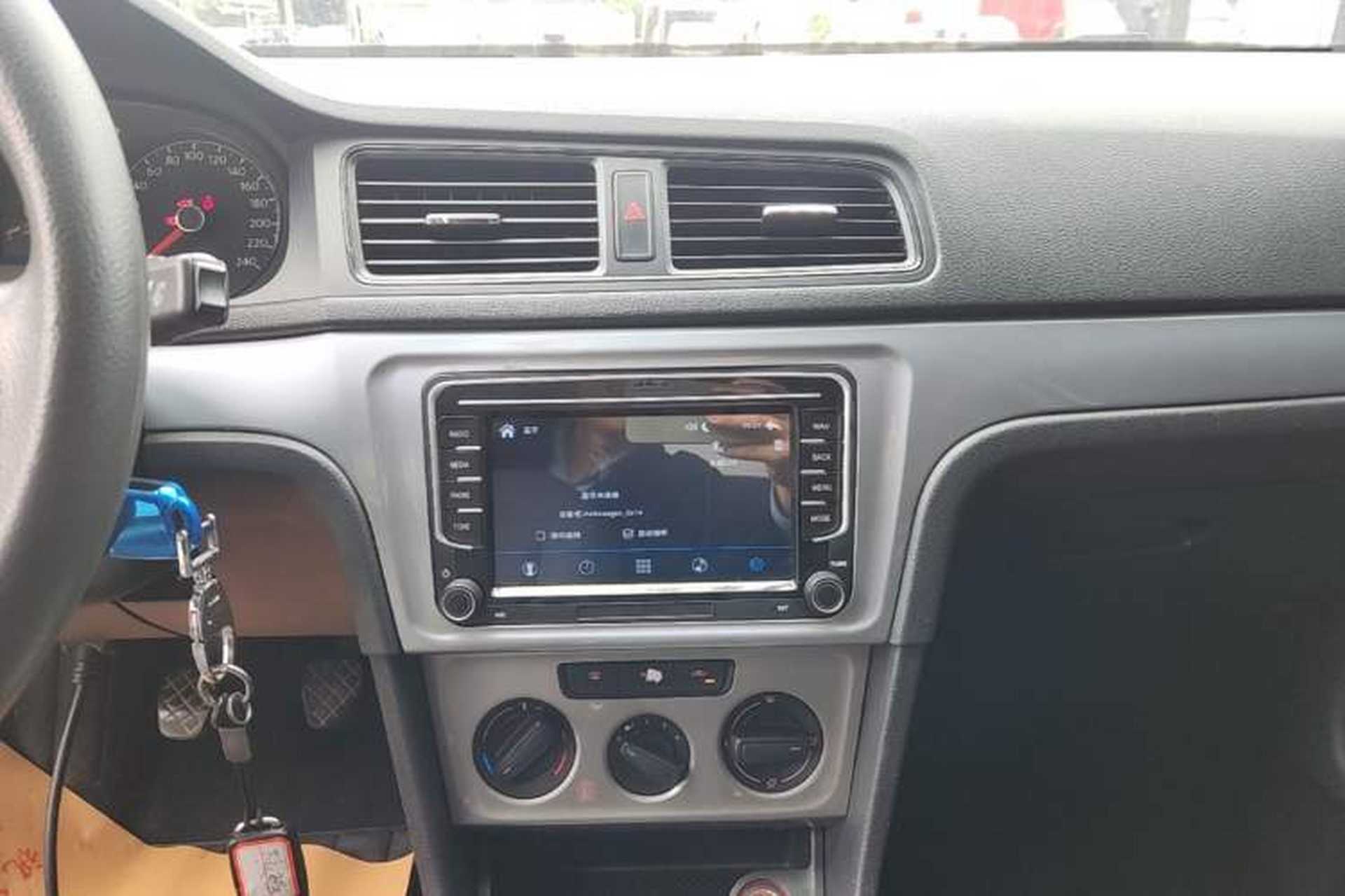 Used Volkswagen Lavida 2013 Revised Classic 1.6L Manual Fashion Edition Audio And AC Panel