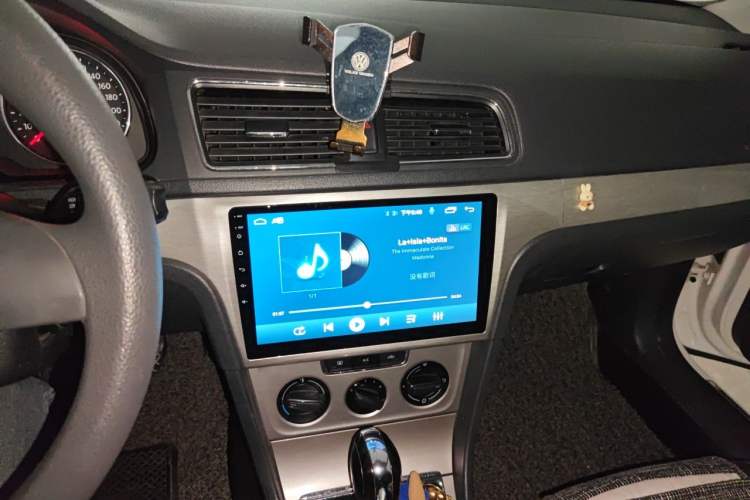 Used Volkswagen Lavida 2013 Restyled Classic 1.6L Automatic Comfort Edition Audio And AC Panel