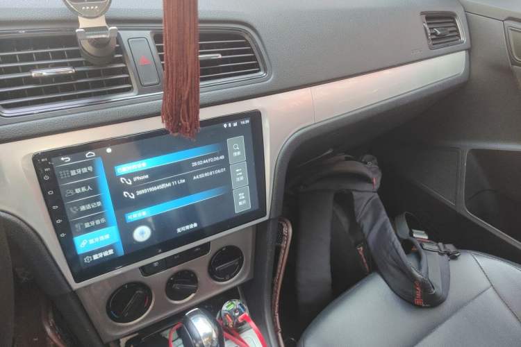 Used Volkswagen Lavida 2013 Revised Classic 1.6L Automatic Fashion Edition Audio And AC Panel