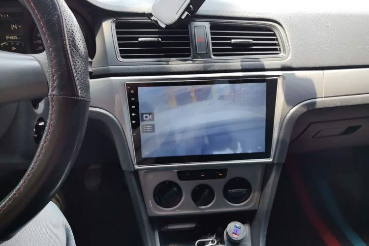 Used Volkswagen Lavida 2013 Revised Classic 1.6L Manual Fashion Edition Audio And AC Panel