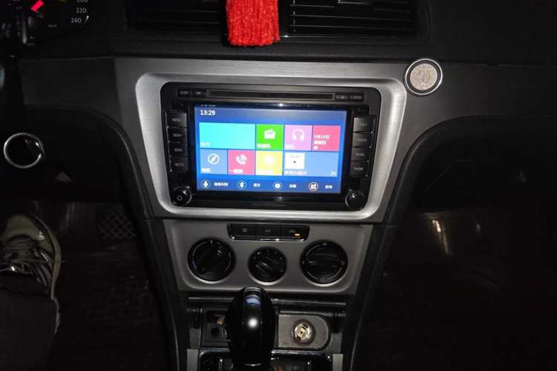 Used Volkswagen Lavida 2013 Restyled Classic 1.6L Automatic Comfort Edition Audio And AC Panel