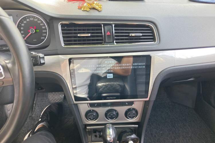 Used Volkswagen Lavida 2013 Revised Version 1.4 TSI DSG Luxury Edition Audio And AC Panel