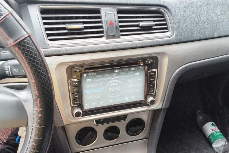 Used Volkswagen Lavida 2013 Revised Version 1.4 TSI Manual Comfort Edition Audio And AC Panel
