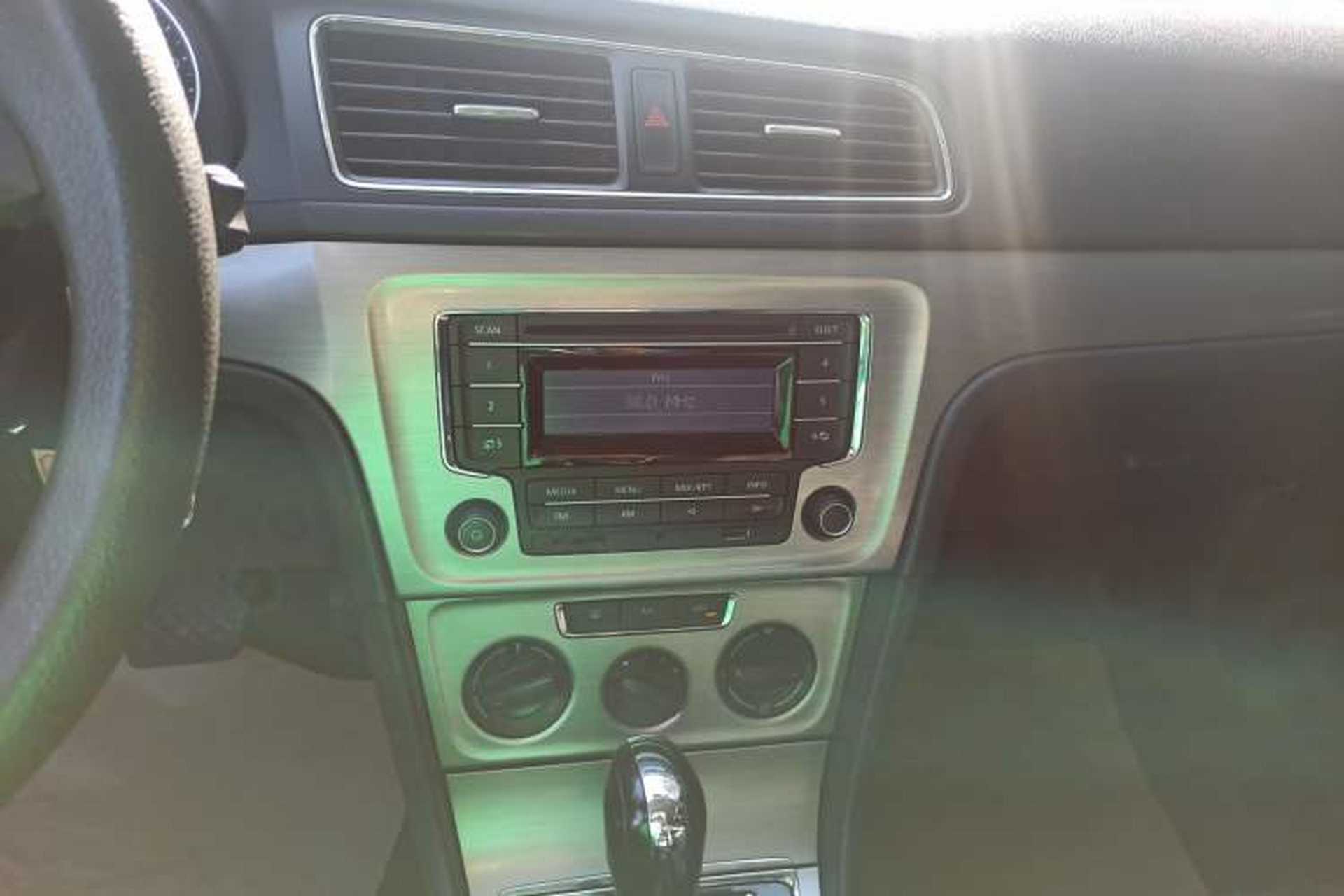 Used Volkswagen Lavida 2013 Restyled Classic 1.6L Automatic Comfort Edition Audio And AC Panel