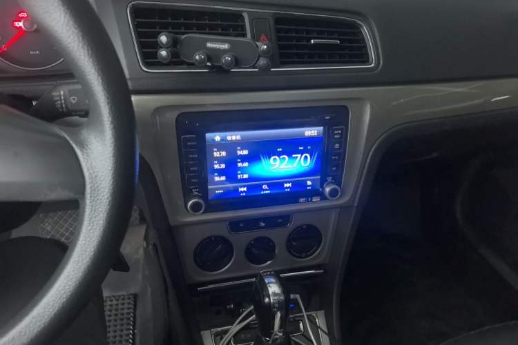Used Volkswagen Lavida 2013 Revised Version 1.4 TSI DSG Comfort Edition Audio And AC Panel