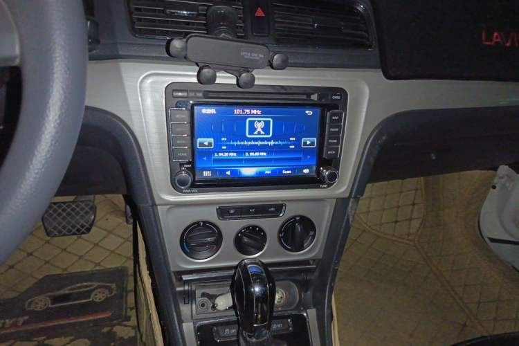 Used Volkswagen Lavida 2013 Revised Version 1.4 TSI DSG Comfort Edition Audio And AC Panel