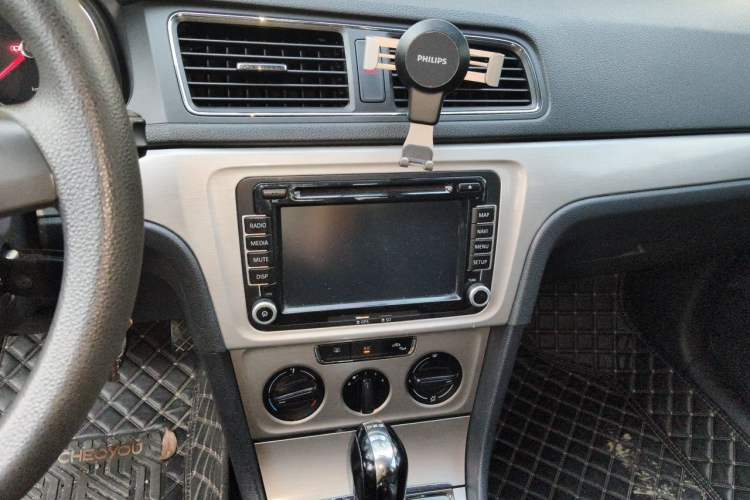 Used Volkswagen Lavida 2013 1.4TSI DSG Comfort Edition Audio And AC Panel