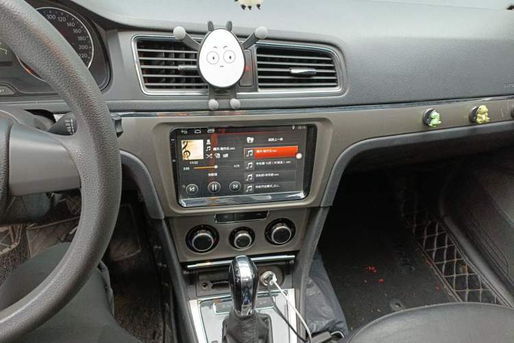 Used Volkswagen Lavida 2013 Restyled Classic 1.6L Automatic Comfort Edition Audio And AC Panel
