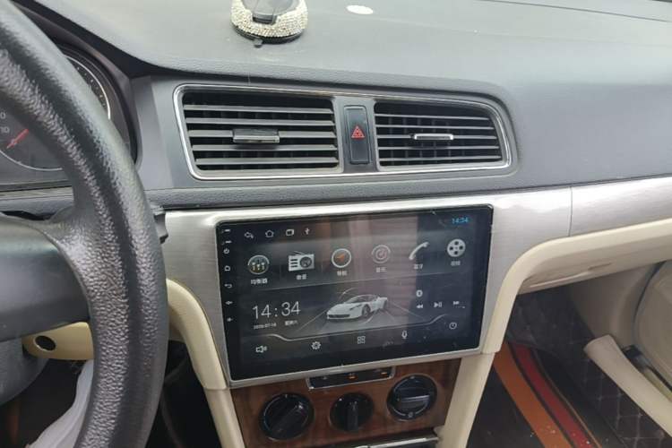 Used Volkswagen Lavida 2013 Revised Version 1.4 TSI DSG Comfort Edition Audio And AC Panel
