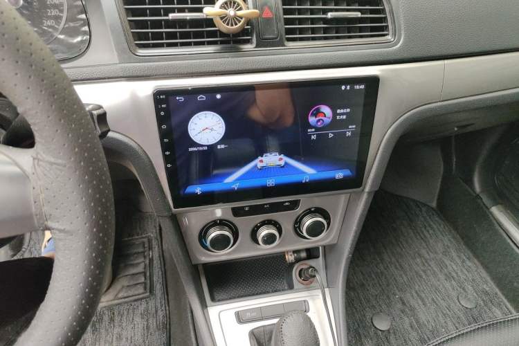 Used Volkswagen Lavida 2013 Revised Classic 1.6L Automatic Fashion Edition Audio And AC Panel