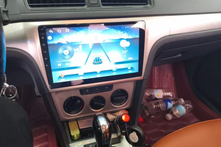 Used Volkswagen Lavida 2013 Revised Classic 1.6L Automatic Fashion Edition Audio And AC Panel