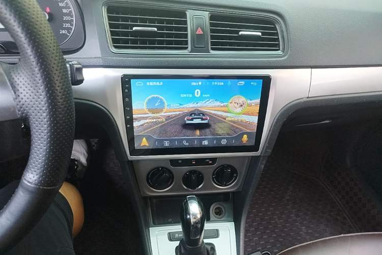 Used Volkswagen Lavida 2013 Revised Classic 1.6L Automatic Fashion Edition Audio And AC Panel