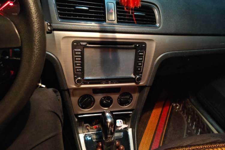 Used Volkswagen Lavida 2013 1.4TSI DSG Comfort Edition Audio And AC Panel