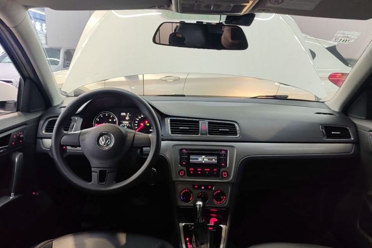 Used Volkswagen Lavida 2013 Revised Version 1.4 TSI DSG Comfort Edition Center Console