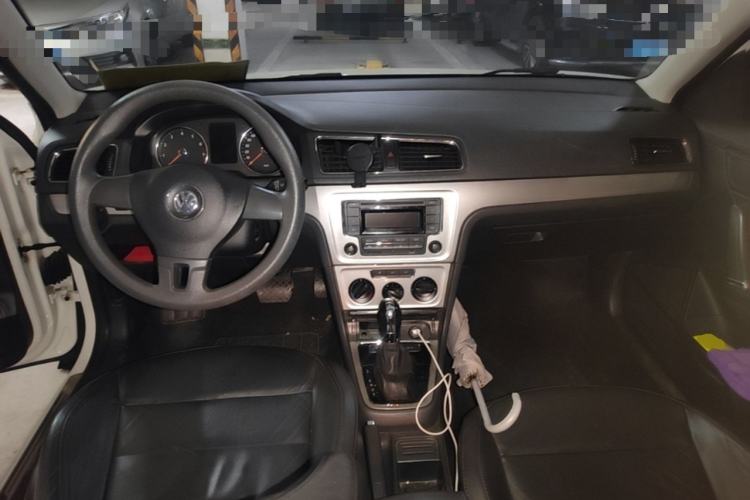 Used Volkswagen Lavida 2013 Restyled Classic 1.6L Automatic Comfort Edition Center Console