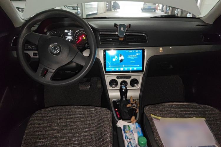 Used Volkswagen Lavida 2013 Restyled Classic 1.6L Automatic Comfort Edition Center Console