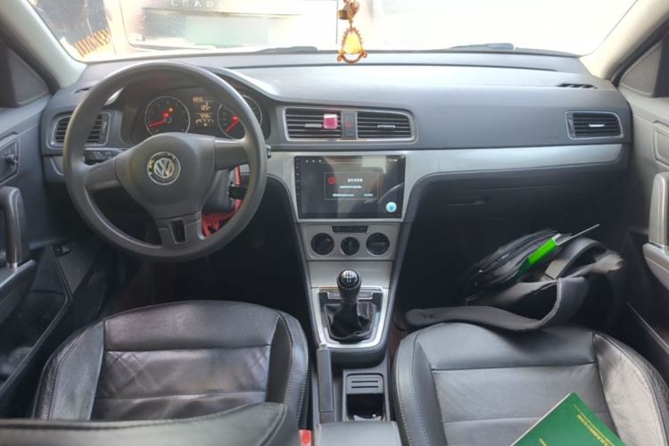 Used Volkswagen Lavida 2013 Restyled Classic 1.6L Manual Comfort Edition Center Console