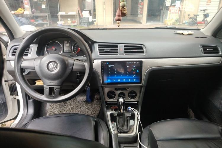 Used Volkswagen Lavida 2013 1.4TSI DSG Comfort Edition Center Console